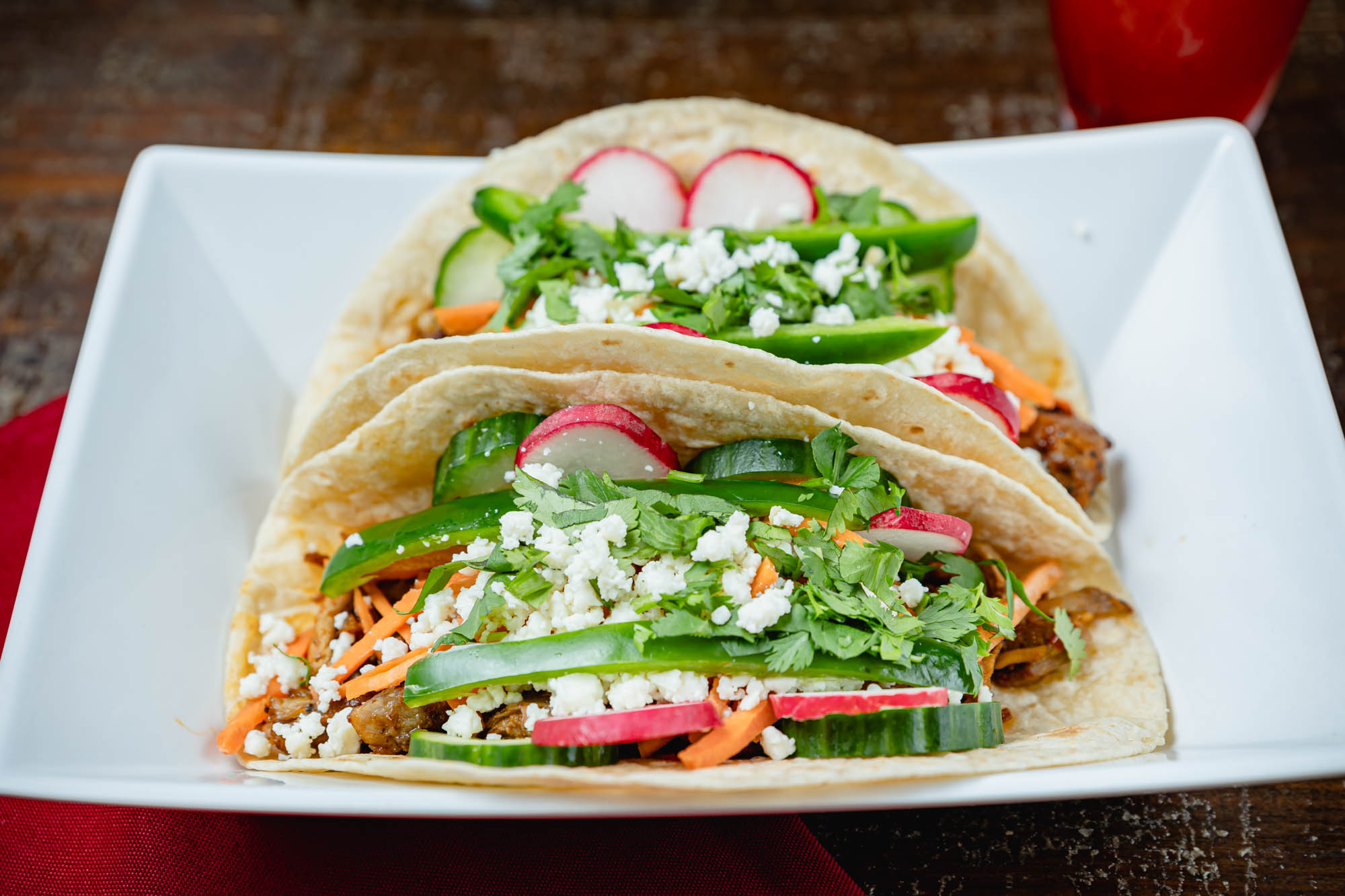 🌮 Brewchacho’s Tacos & Cantina – Family-friendly fast-casual spot serving a wide selection of tacos, burritos, and quesadillas. Pair your meal with chips, queso, guacamole, and one of their signature margaritas or 45 draft beers.