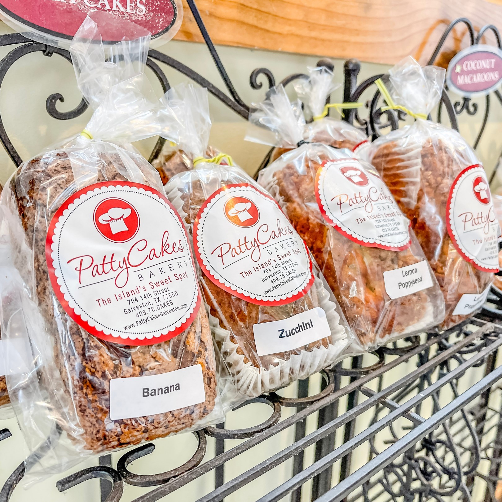 ๐ฐ PattyCakes Bakery โ Excellent and beautiful baked goods. OFFERS BAKED DOG TREATS.