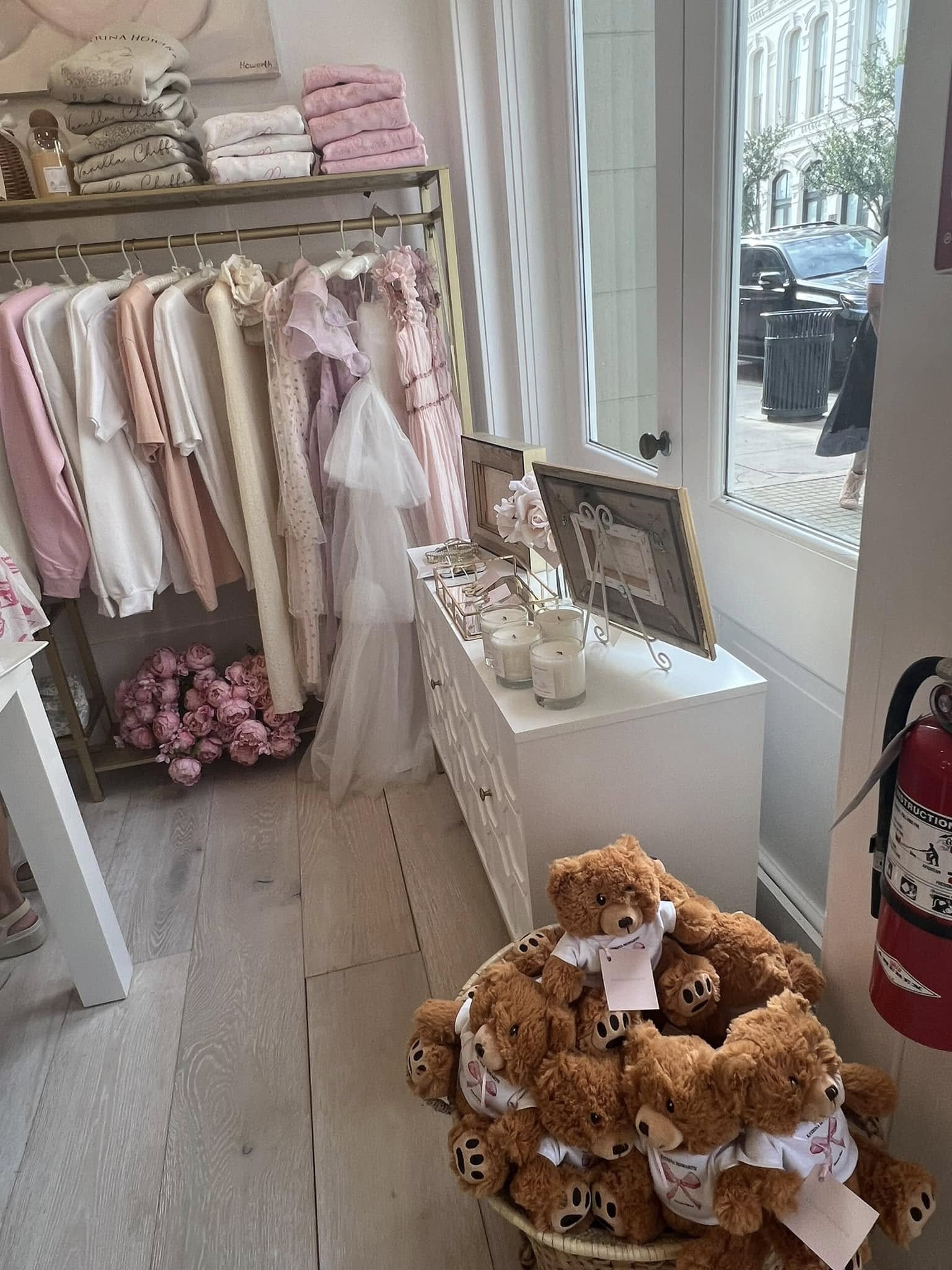 🎨 Katrina Howarth Boutique – Galveston